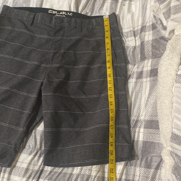 Billabong Shorts - Picture 5 of 6
